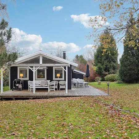 3 Bedroom Pet Friendly In *