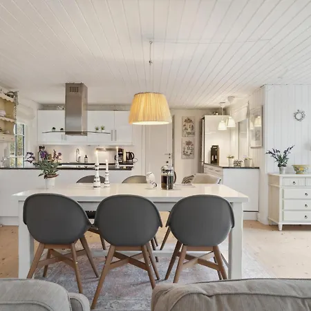 Дом отдыха 3 Bedroom Pet Friendly In