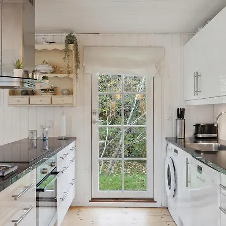 3 Bedroom Pet Friendly In Хорнбек