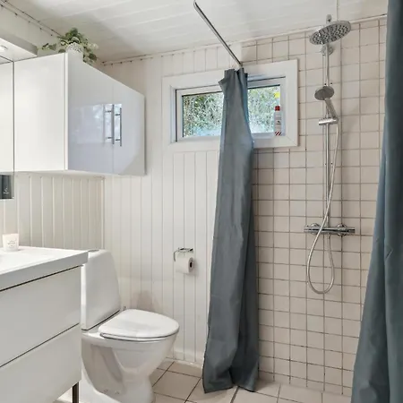 3 Bedroom Pet Friendly In Хорнбек