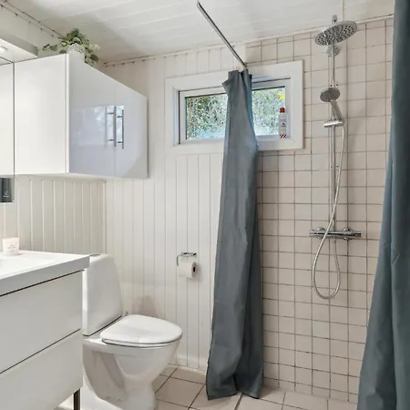3 Bedroom Pet Friendly In Hornbaek