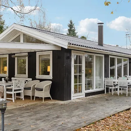 3 Bedroom Pet Friendly In
